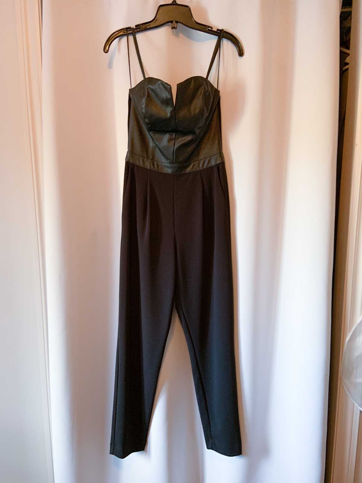 Photo of Jumpsuit one piece noir et cuir
