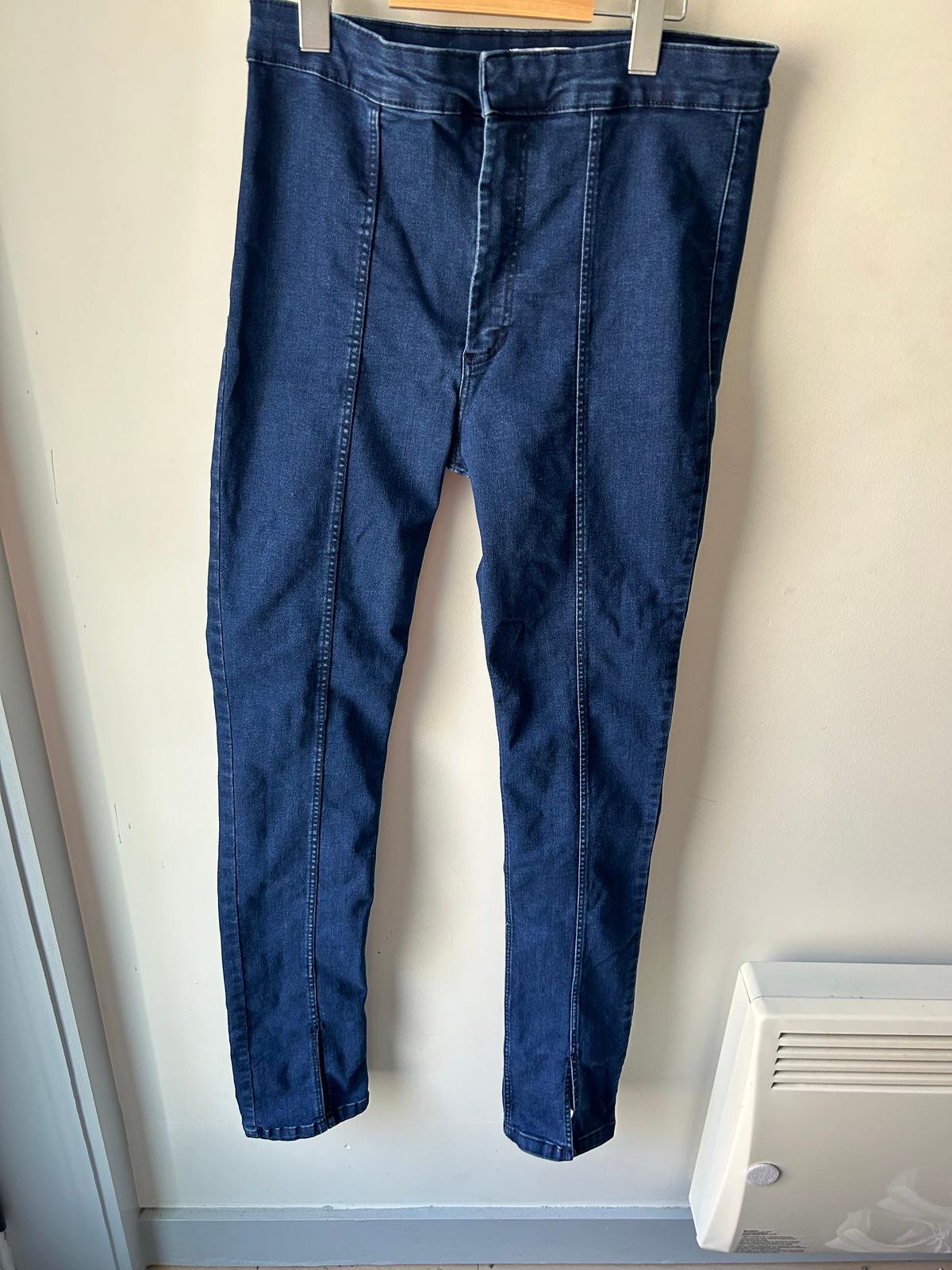 Photo of Jeans Zara bleu taille haute avec détails fentes 