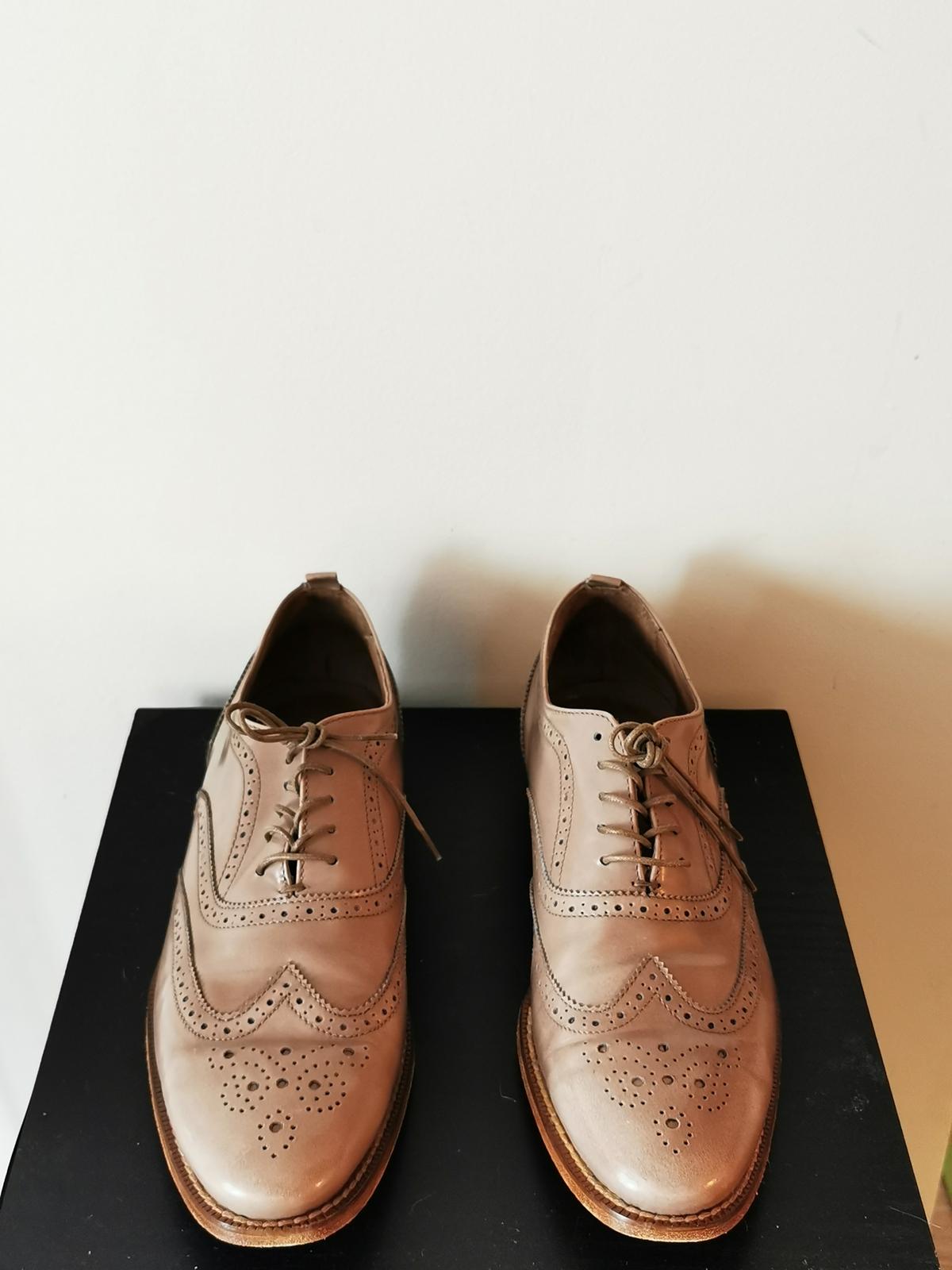 Photo of Chaussures type richelieu Burberry