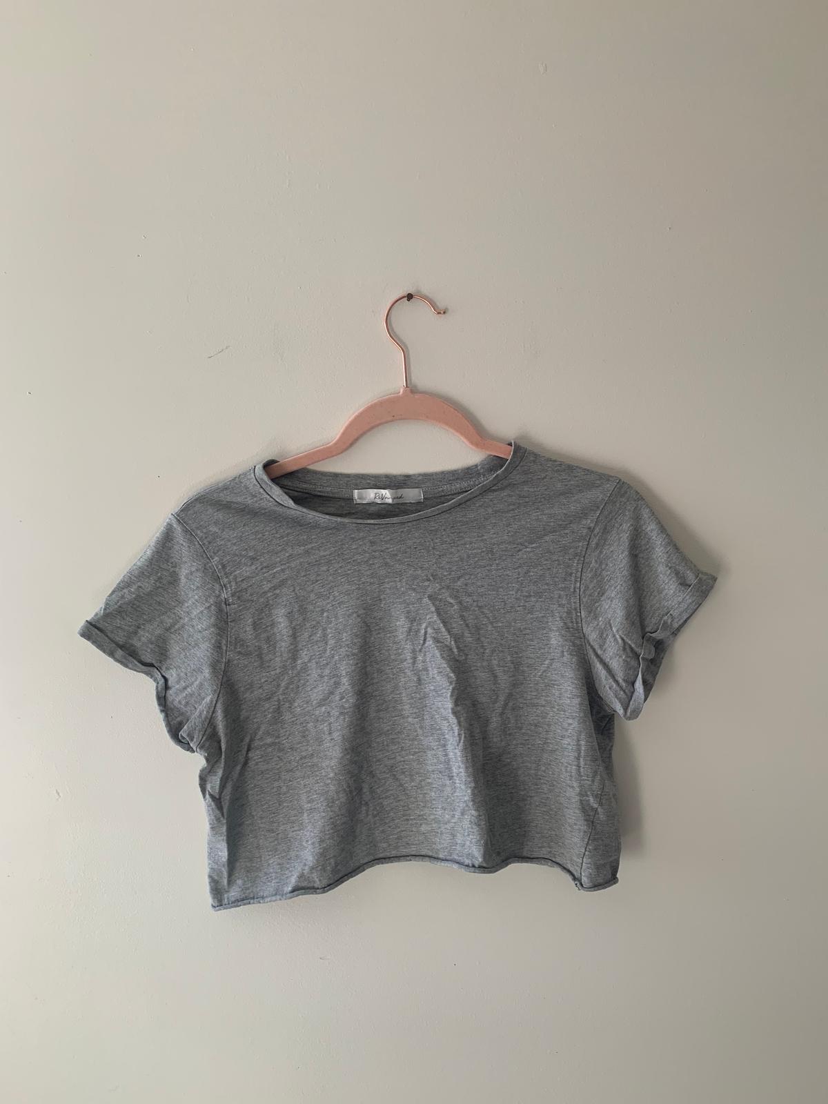Photo of T-shirt gris crop top XS