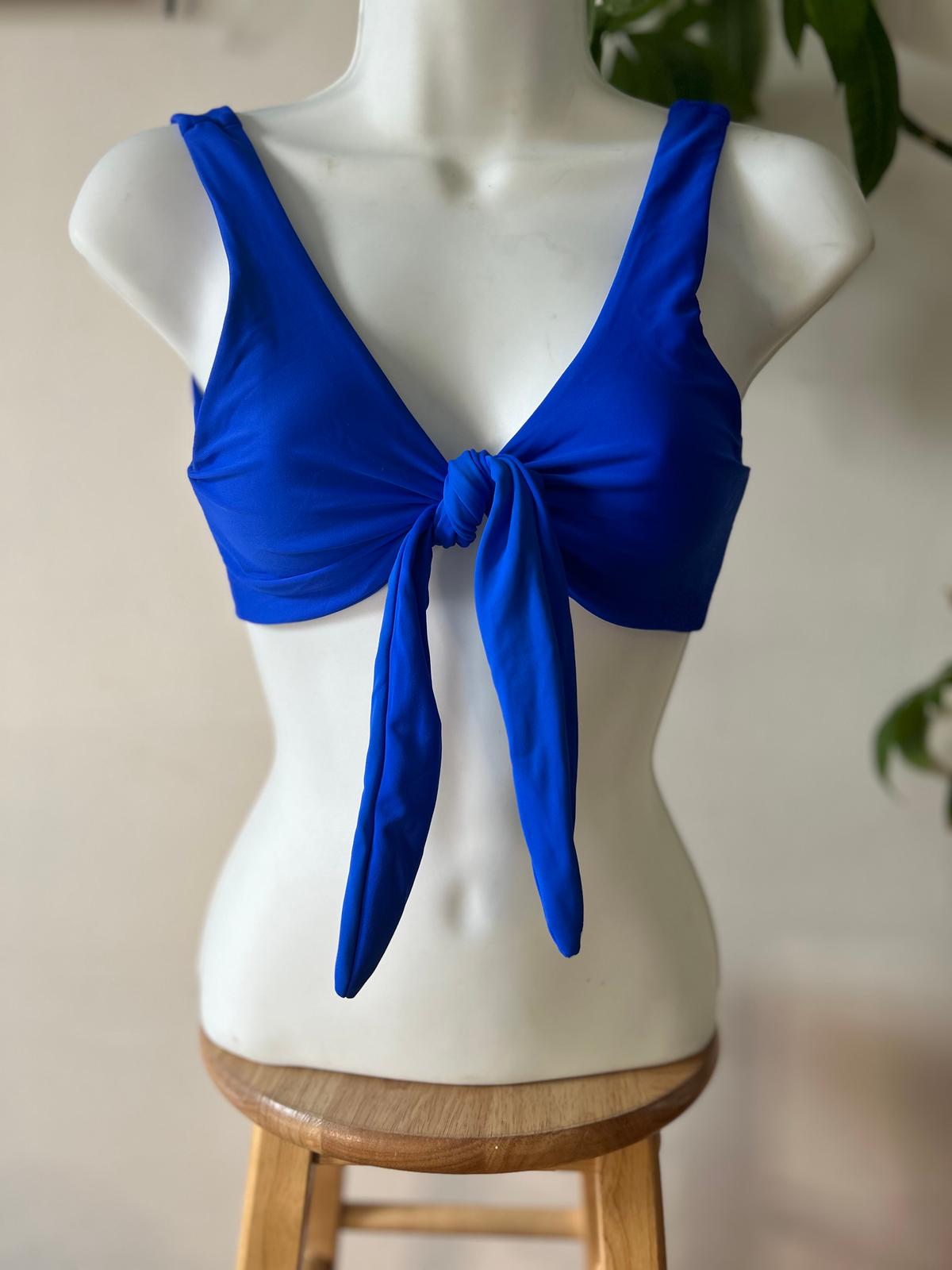 Photo of Haut de bikini bleu royal