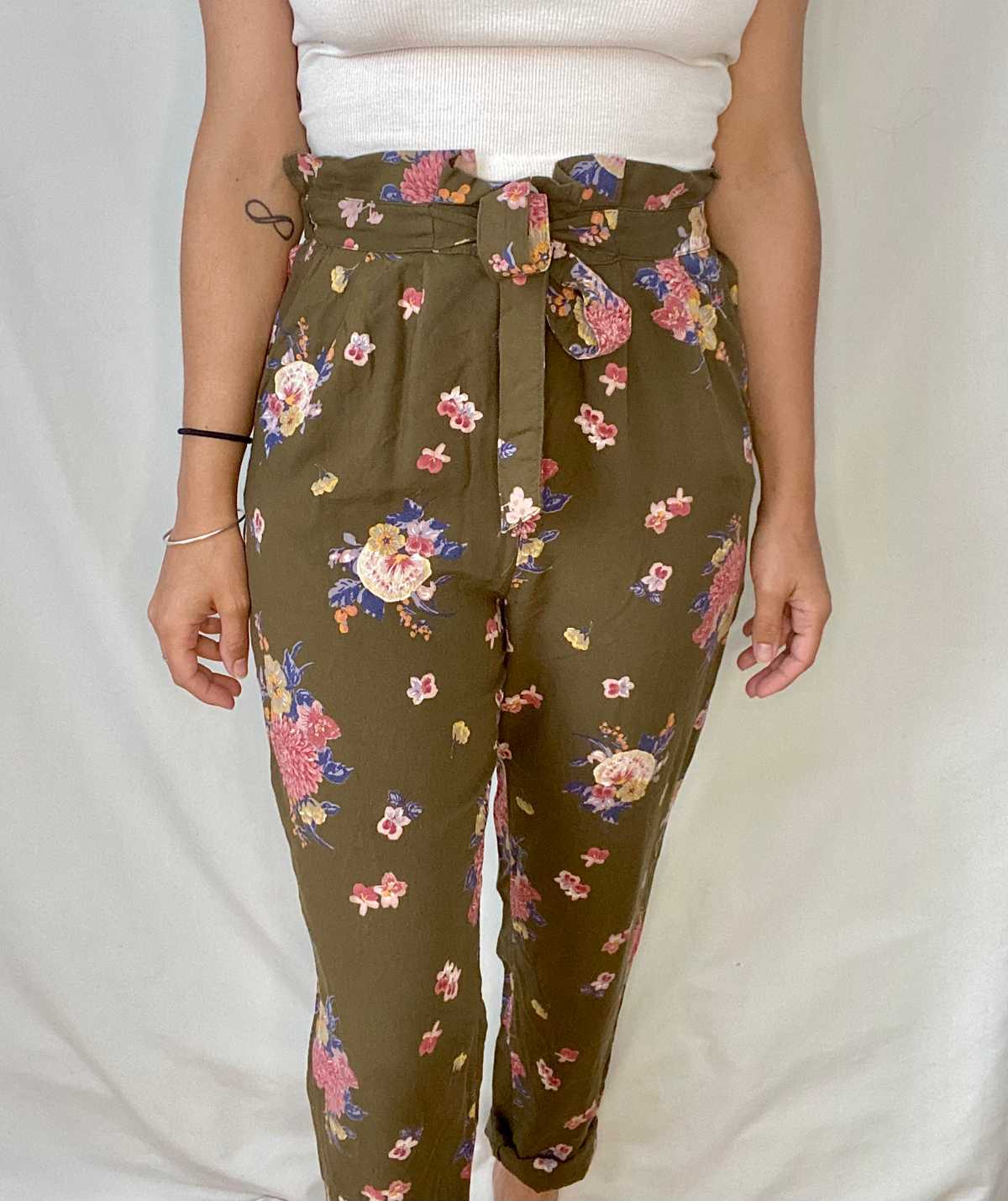 Photo of Pantalon taille haute à fleurs
