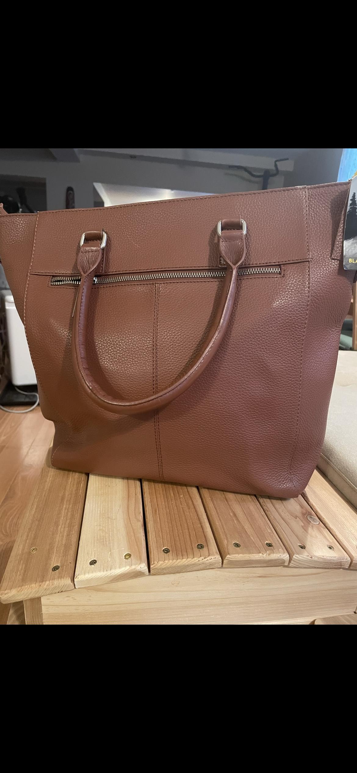 Photo of **NEUF/NEW**Lap top BAG
